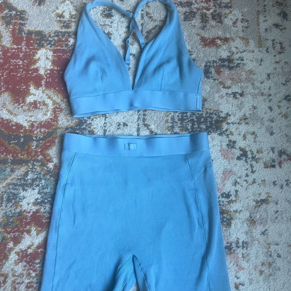 YPB Abercrombie Blue Ribbed V-Neck Sports Bra — Women's Supportive Bralette